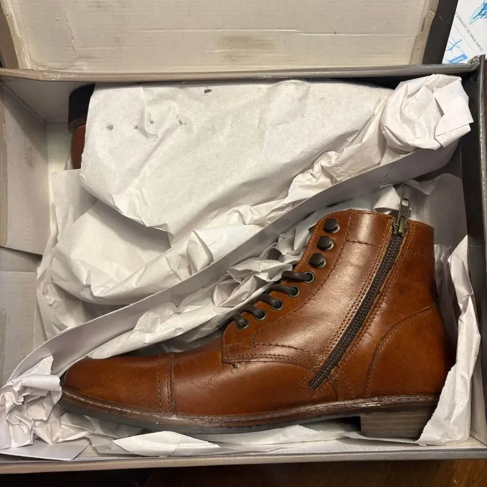 Crown Vintage Mens Lingdale Boots 8.5 NWT Cognac Brown Leather Lace Cap Toe